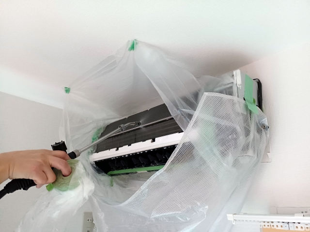 エアコンの匂い対策はこれだ！カビを徹底的に除去する分解洗浄サービス